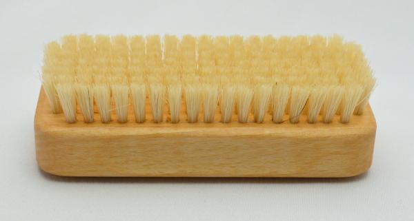 Ärzte Handwaschbürste, weiche Naturborsten, 7 Reihen, Griffmulde für guten Halt.